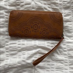 Brown patterned wristlet